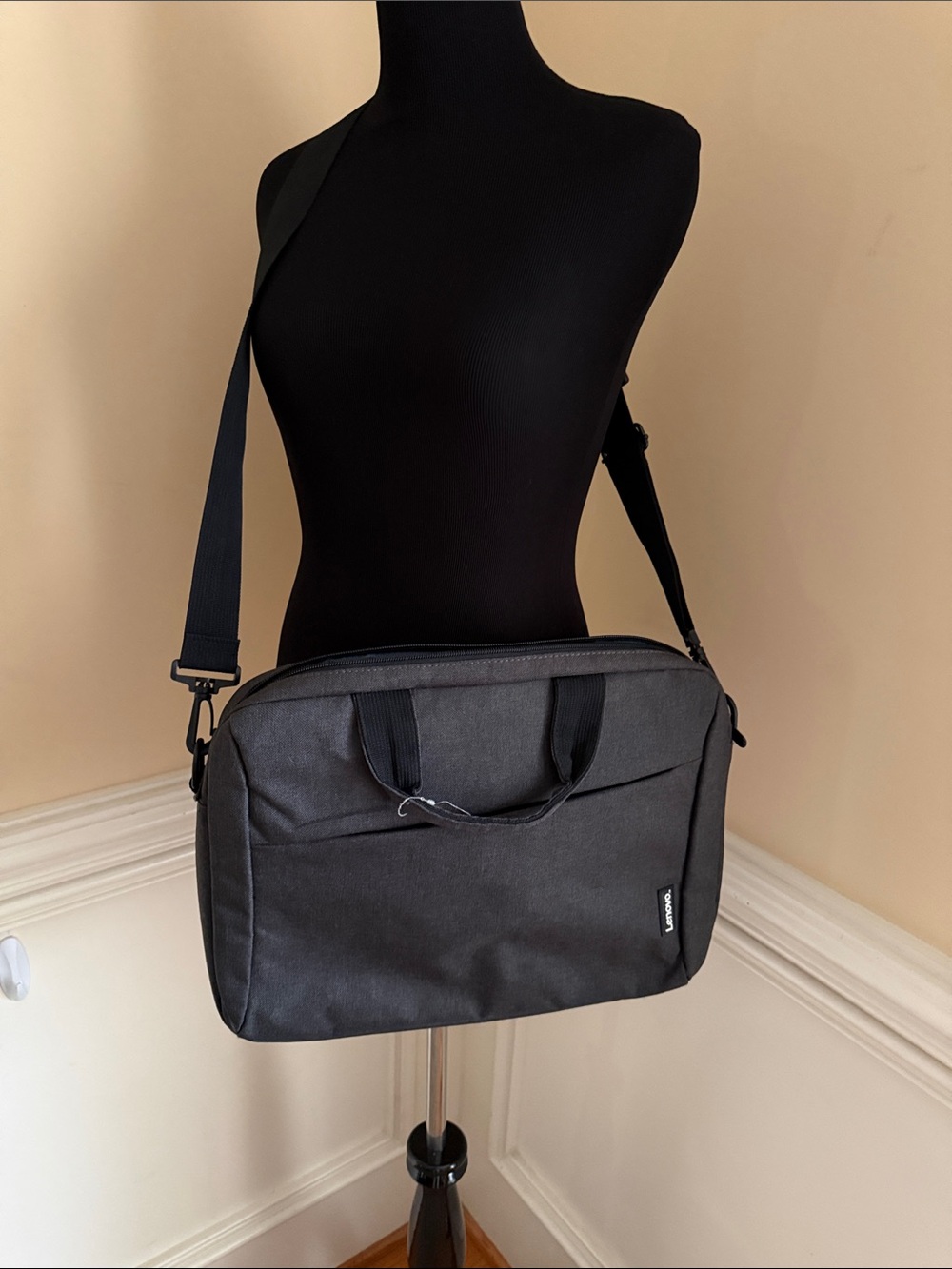 Lenovo 15.6" Laptop Casual Toploader T210 Messenger Bag Style Gray‎ and Black